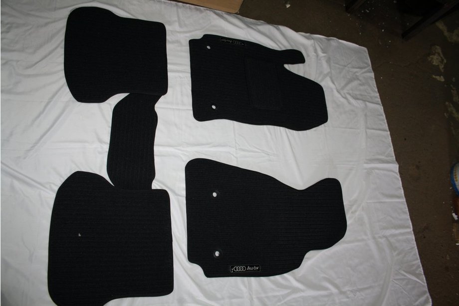 Audi A1 2010-2018 Tapis de sol textile (Corona) Image