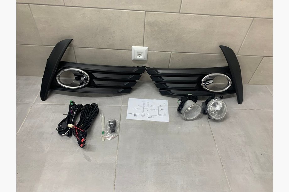Toyota Corolla 2013-2019 Phares Antibrouillard 2017-2019 (Halogène) Image
