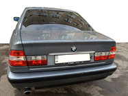 BMW 5 Series E34 1988-1995 Baguette chromée au-dessus de la plaque d'immatriculation (inox) photo 1