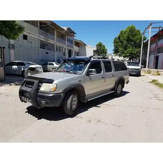 Visière de pare-brise (noir brillant, 5mm) Nissan NP300 1999-2015 photo 1