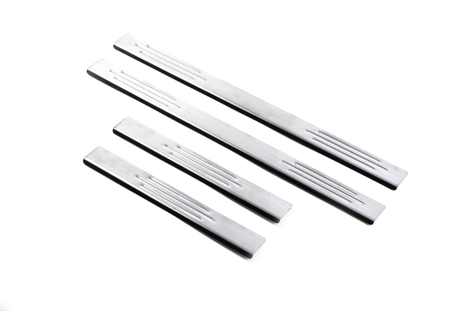Volkswagen Touareg 2002–2010 Seuils de porte inox Carmos V4 (4 pcs) Photo 1