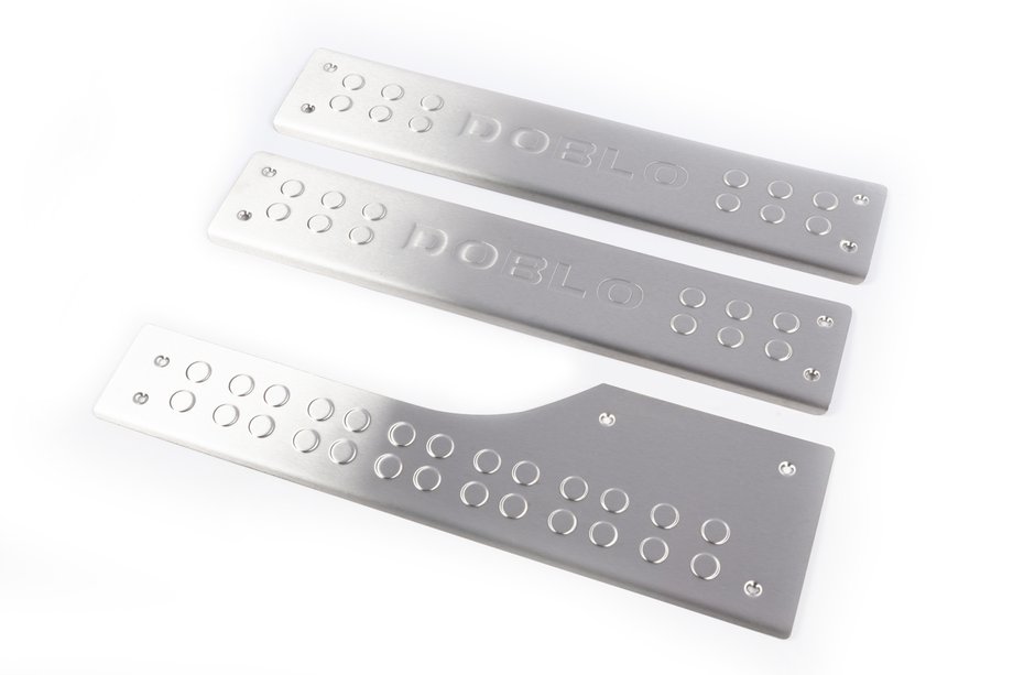 Fiat Doblo II 2010-2022 Seuils de porte intérieurs Carmos inox Photo 1