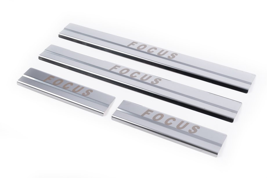 Ford Focus III 2011-2017 Seuils de porte inox Carmos V1 (4 pcs) Image