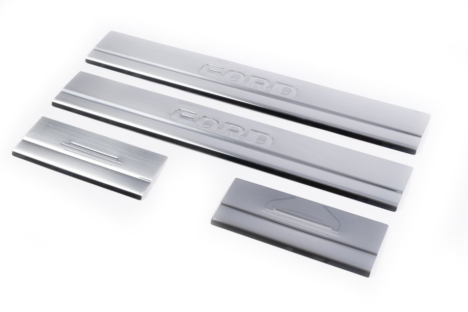 Ford Kuga 2008-2013 Seuils de porte Carmos V1 (4 pcs, inox) Image
