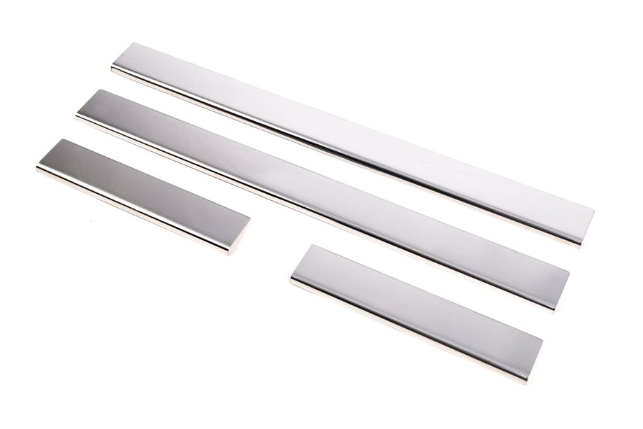 Toyota Corolla 2007-2013 Seuils de porte Carmos (4 pcs, inox) Image