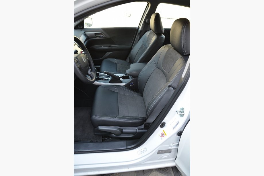 Honda Accord IX 2013-2017 Housses de Sièges Alcantara & Similicuir Image