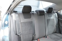 Toyota Corolla 2013-2019 Housses de Siège Elite (Similicuir avec Inserts Alcantara) photo 3