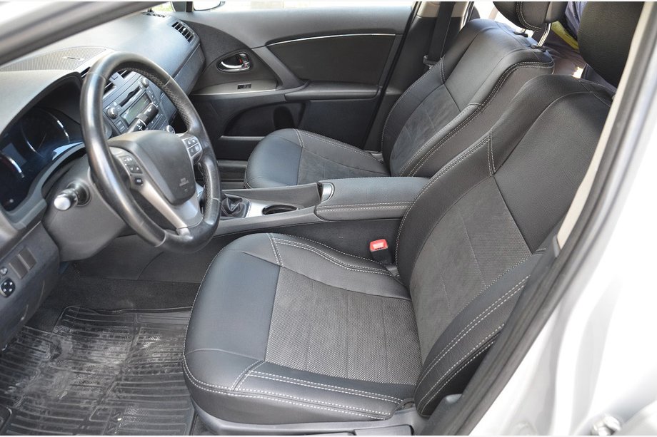 Toyota Avensis 2009-2018 Housses de Siège Auto (Similicuir, Remplaçant Alcantara) Photo 1