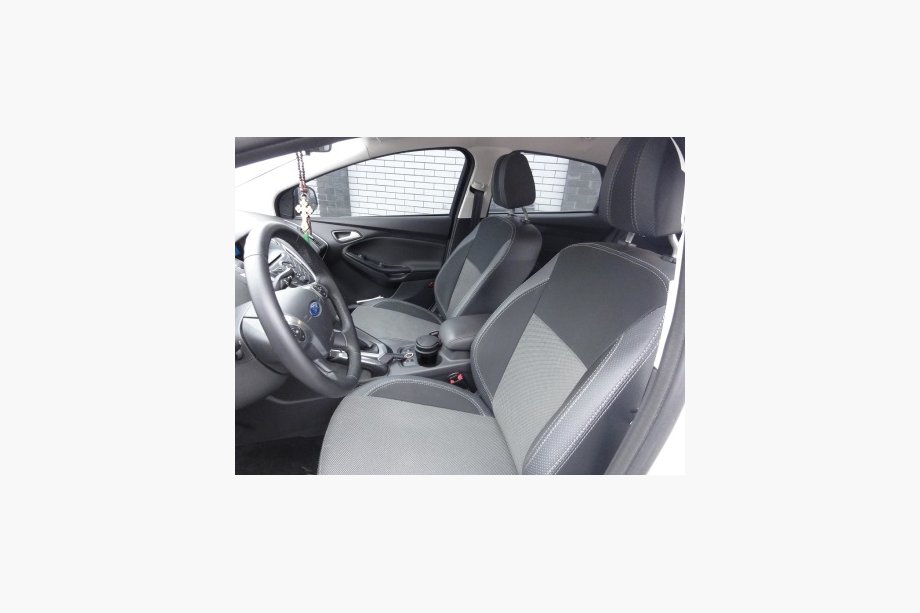 Ford Focus III 2011-2017 Housses de siège sur mesure en similicuir Brothers Premium Image
