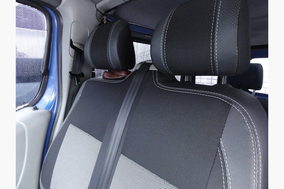 Renault Trafic 2001–2015 Housses de voiture (similicuir et tissu, Premium) Sièges avant 1↗1 et habitacle Photo 5
