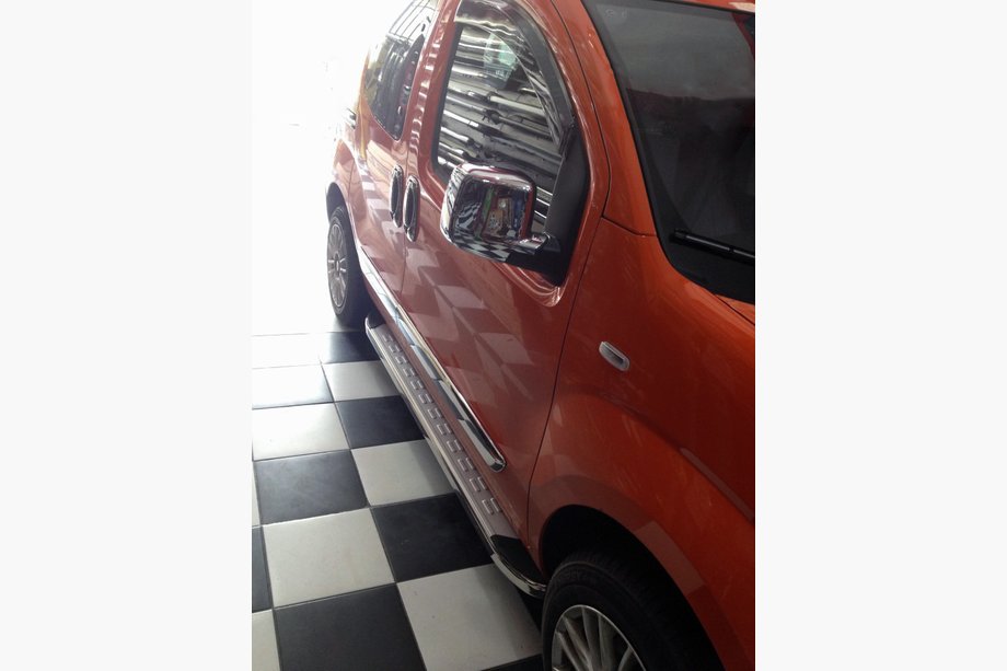 Peugeot Bipper 2008-2017 Marchepieds Latéraux MsLine Omsa (2 pcs, Aluminium) Image