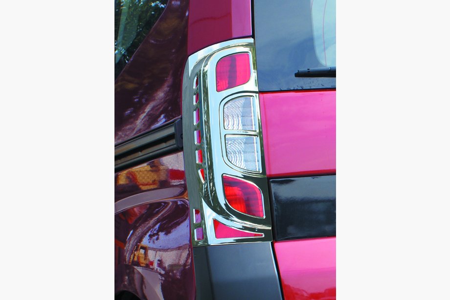 Fiat Fiorino/Qubo 2008-2024 Couvre-feux arrière chromés avec courbure (2 pcs, plastique) Photo 7