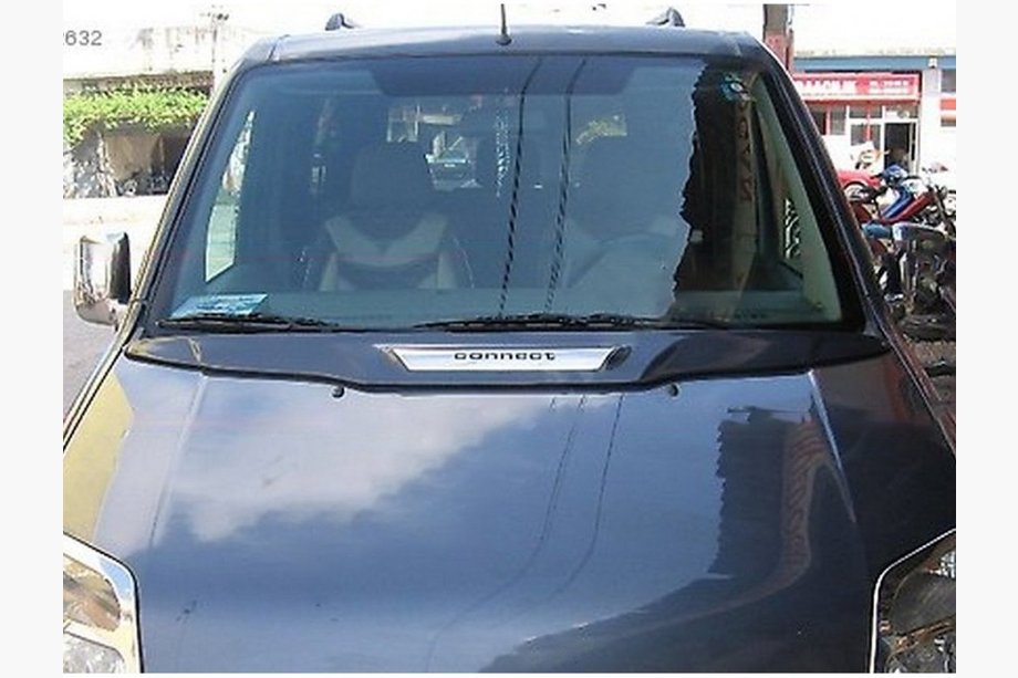 Ford Connect 2002–2006 Déflecteur de capot (apprêté pour peinture) Image