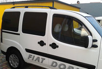 Fiat Doblo I 2005-2010 Barres de Toit Noires Base standard, pieds en plastique photo 3