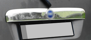 Fiat Doblo I 2005-2010 Baguette chromée au-dessus de la plaque d'immatriculation (inox) photo 1