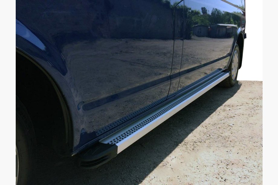 Volkswagen T5 Multivan 2003–2010 Marchepieds Latéraux Maya V2 (2 pcs, Aluminium) Image