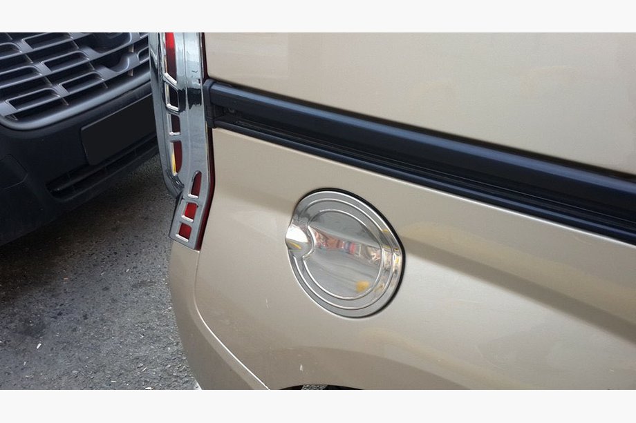 Fiat Fiorino/Qubo 2008-2024 Cache chromé de trappe à carburant (inox) Photo 3