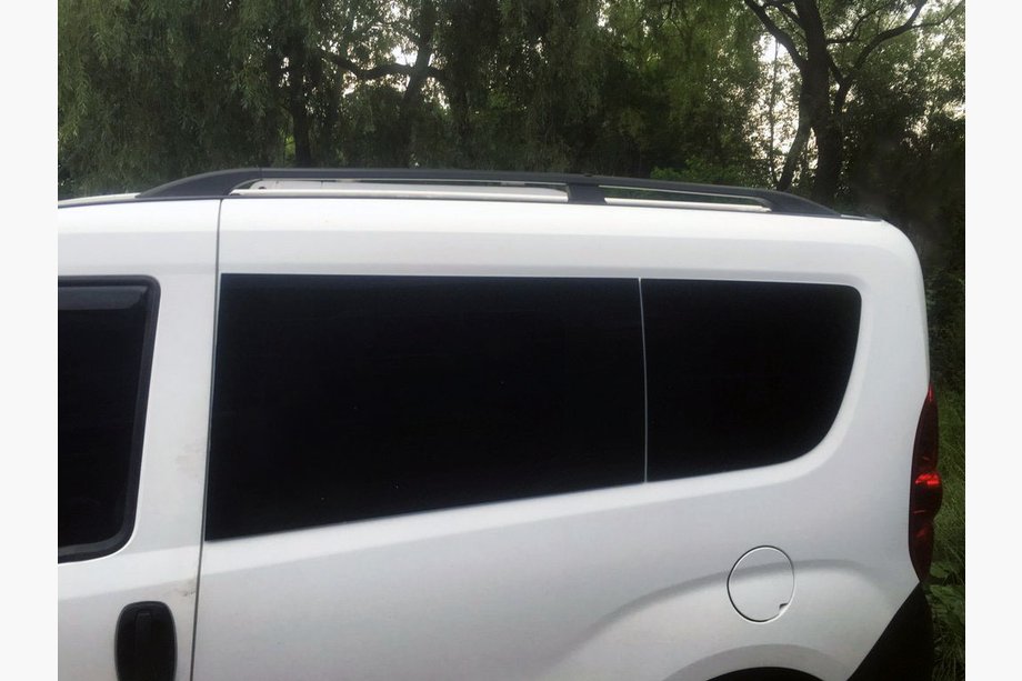 Opel Combo 2012-2018 Barres de Toit Noires Image