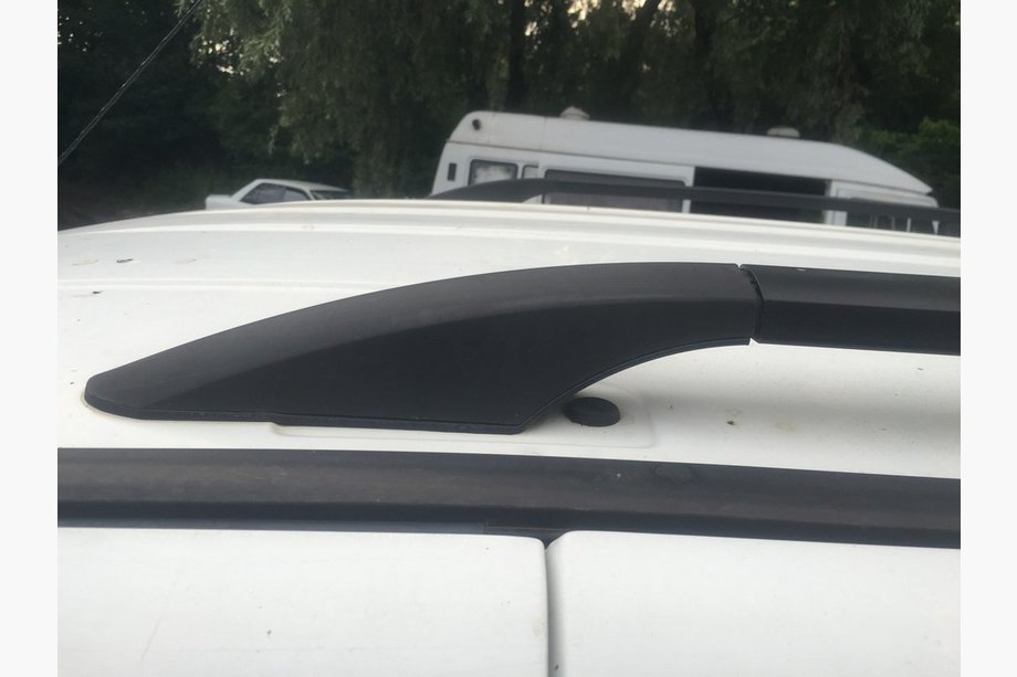 Fiat Doblo II 2010-2022 Barres de Toit Noires Standard, pieds en plastique Photo 11