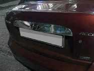 Hyundai Accent 2006-2010 Baguette chromée au-dessus de la plaque d'immatriculation (inox) OmsaLine - Inox Italien photo 1