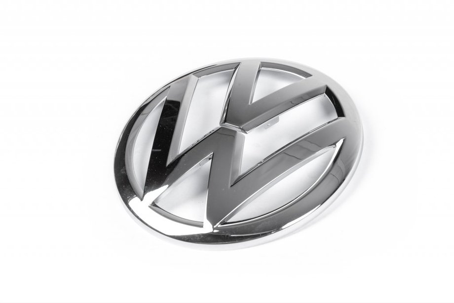 Volkswagen Tiguan 2016-2023 Emblème arrière (partie supérieure, Original) Photo 1
