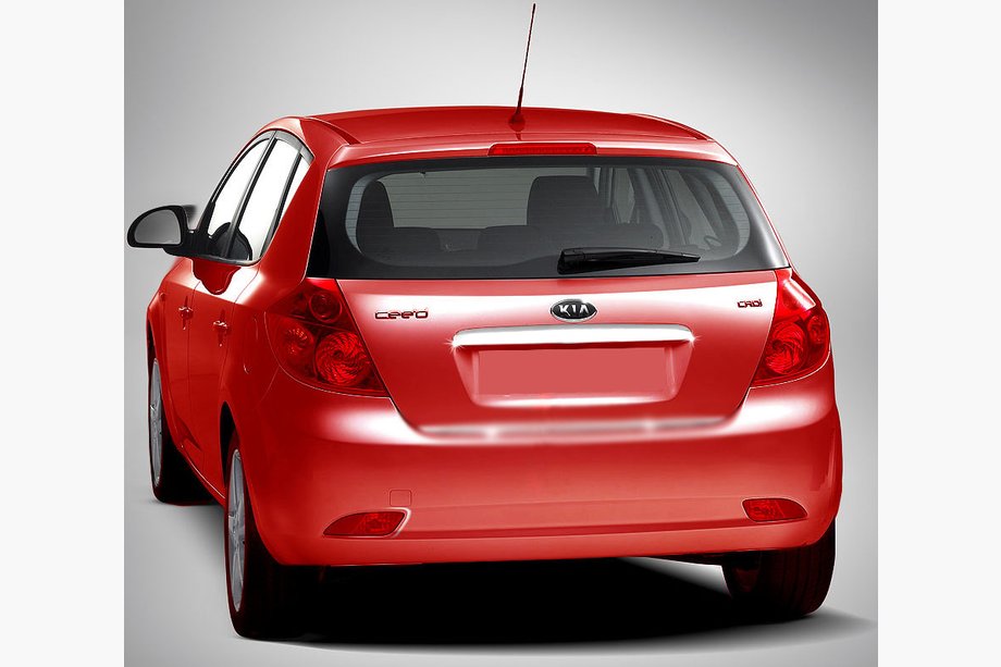 Kia Ceed 2007-2012 Baguette au-dessus de la plaque d'immatriculation (HB, inox) Image