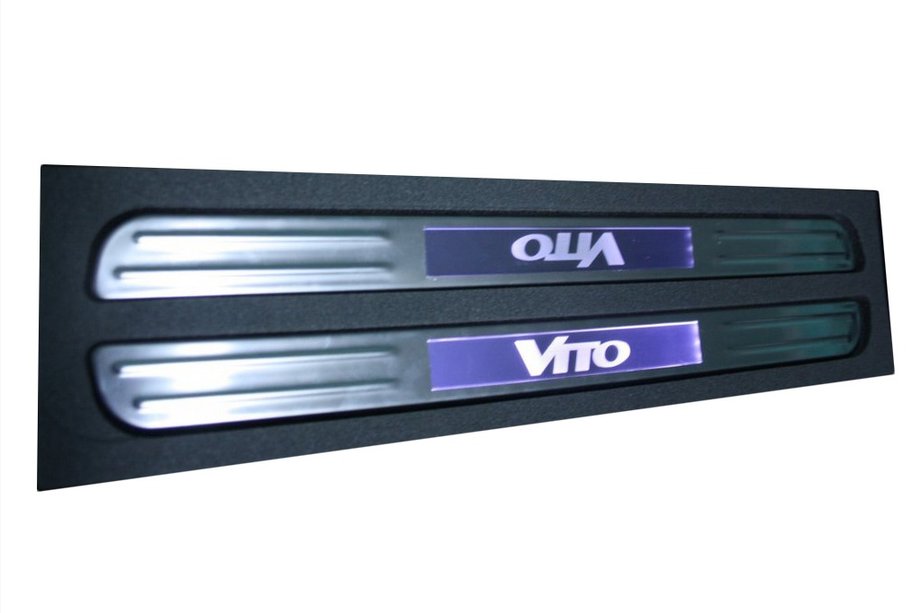 Mercedes Viano 2004-2014 Seuils de porte sans fil avec eclairage (2 pcs, inox) Image