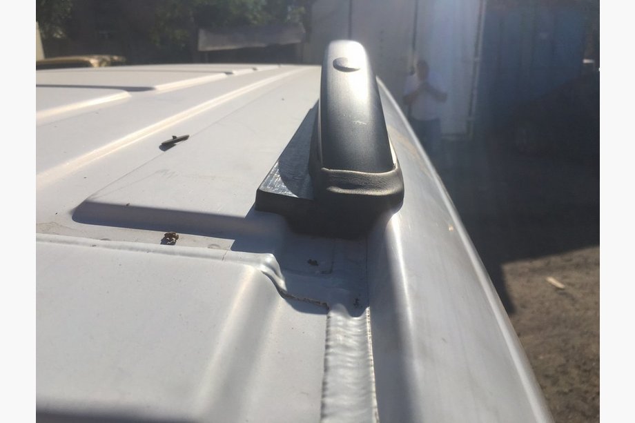 Mercedes Vito W639 2004-2014 Barres de toit noires Skyport (métal massif) Empattement Court (SHORT) Photo 8