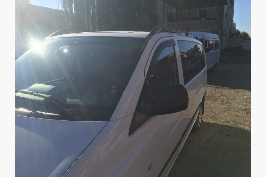 Mercedes Vito W639 2004-2014 Barres de toit noires Skyport (métal massif) Empattement Court (SHORT) Photo 11