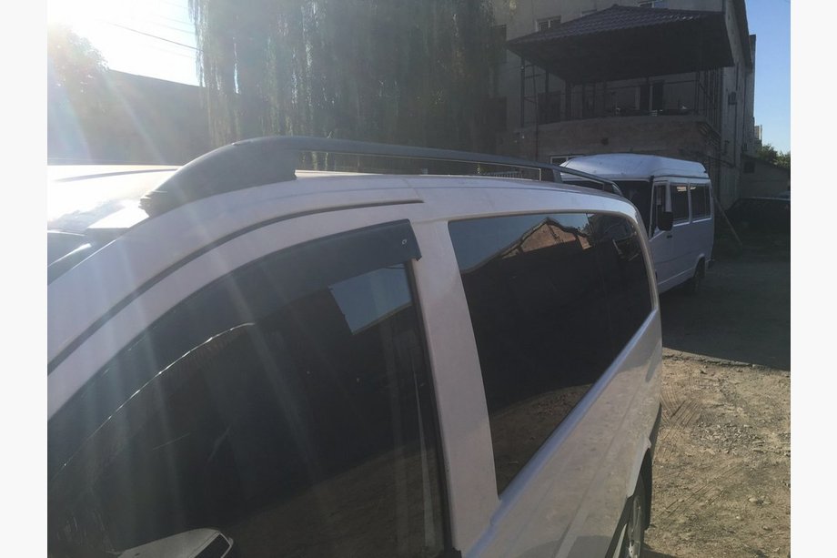 Mercedes Vito W639 2004-2014 Barres de toit noires Skyport (métal massif) Empattement Court (SHORT) Photo 14