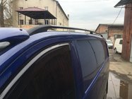 Mercedes Viano 2004-2014 Barres de toit noires ELITE (pied plastique) Empattement Court (Compact) photo 12
