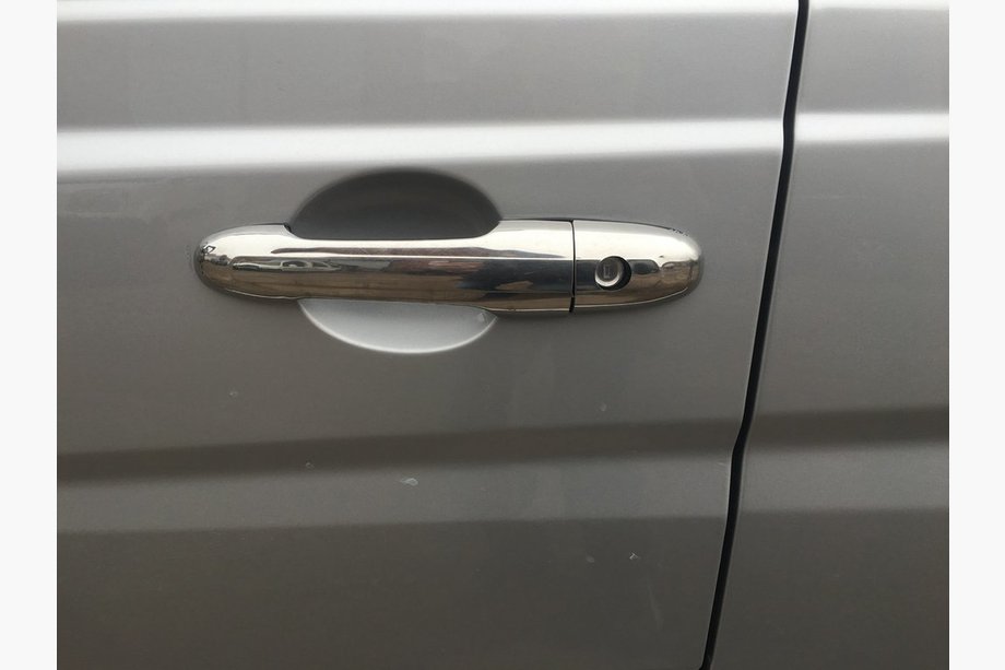 Mercedes Viano 2004-2014 Couvre-poignées de porte en acier inoxydable 3 pcs, Carmos - Acier Turc Photo 4