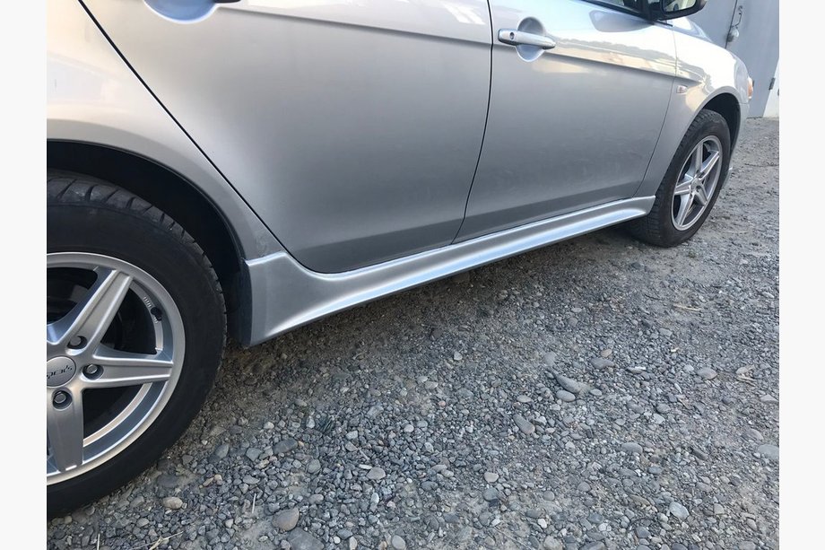 Mitsubishi Lancer X 2008- Bas de Caisse (2 pcs, à peindre) Photo 1