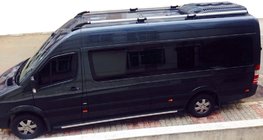 Volkswagen Crafter 2006-2016 Barres de toit Shark (pieds noirs, aluminium) photo 1