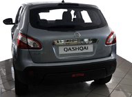 Nissan Qashqai 2010-2014 Baguette chromée au-dessus de la plaque d'immatriculation (inox) Sans Bouton, Carmos - Acier Turc photo 1