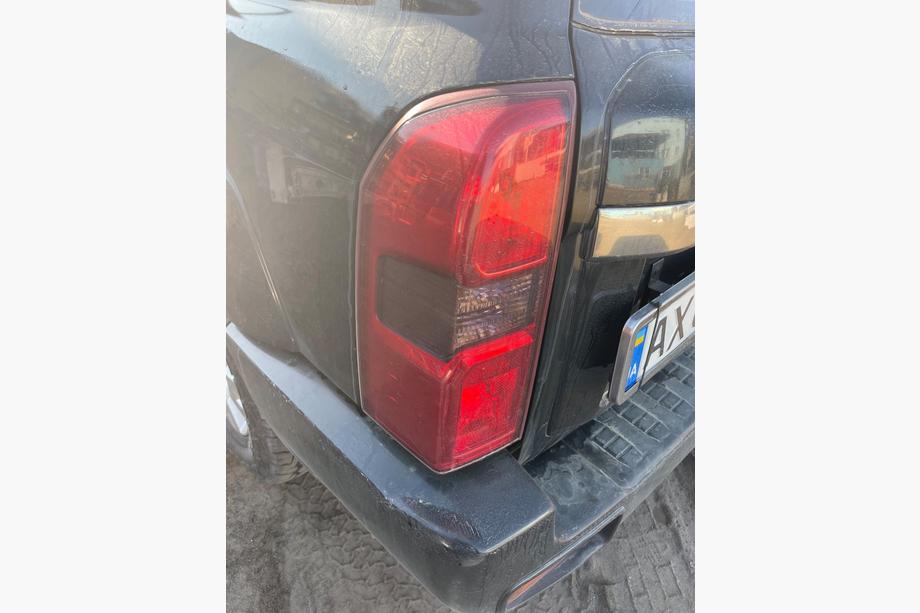 Nissan Patrol Y61 1997-2011 Feu arrière d'occasion (2004-2008, 1 pc) Image