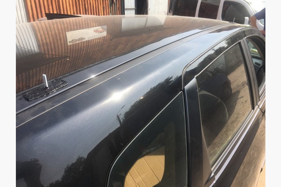 Nissan Qashqai 2010-2014 Barres de toit noires (pieds en plastique) Pieds en plastique Photo 3