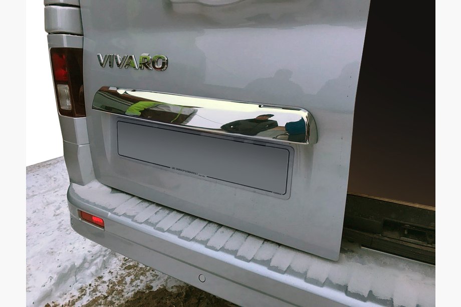 Opel Vivaro 2015-2019 Baguette inox au-dessus de la plaque d'immatriculation Carmos - Acier Inoxydable Turc Image