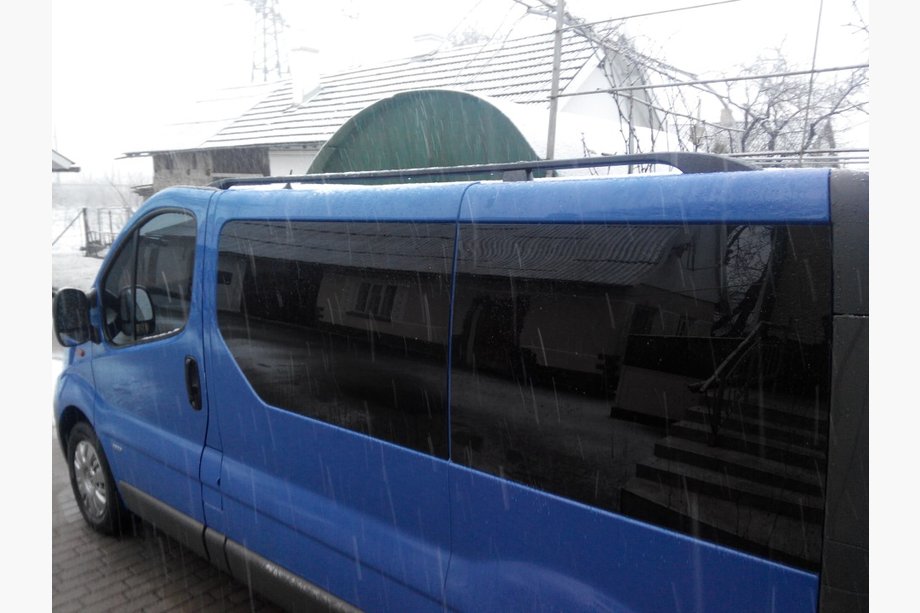 Opel Vivaro 2001–2015 Barres de Toit Noires Photo 7