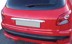 Peugeot 206 1998-2024 Baguette chromée au-dessus de la plaque d'immatriculation (2004↗, ABS) photo 2