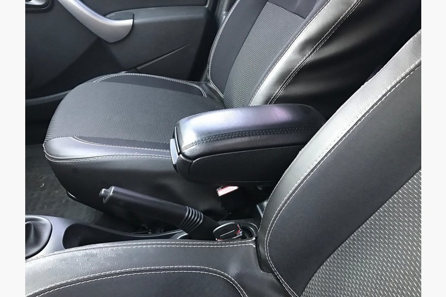 Dacia Duster 2008-2018 Accoudoir (dans porte-gobelet) Photo 2