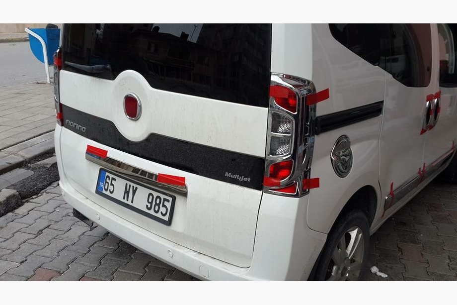 Fiat Fiorino/Qubo 2008-2024 Couvre-feux arrière chromés avec courbure (2 pcs, plastique) Photo 4