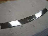 Kia Carens 1999-2012 Protection de pare-chocs arrière avec rebord Nataniko (inox) photo 1