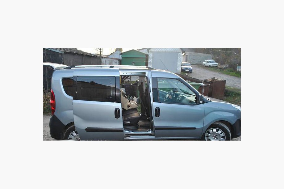 Fiat Doblo II 2010-2022 Barres de Toit Chromées Standard, pieds en plastique Photo 7