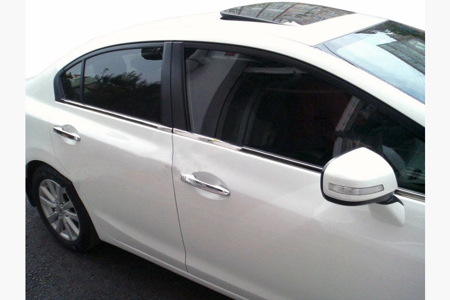 Honda Civic Sedan IX 2011-2016 Encadrement extérieur de vitres Carmos (4 pcs, inox) Image
