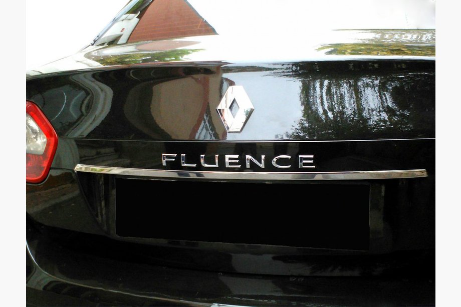 Renault Fluence 2009-2016 Baguette en inox au-dessus de la plaque d'immatriculation Image
