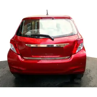 Baguette de coffre inox Toyota Yaris 2010-2020 photo 1