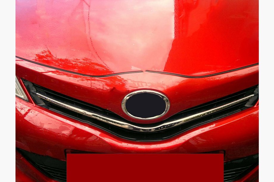 Toyota Yaris 2010-2020 Couvre-Calandre Chromés (Acier Inoxydable) Photo 1