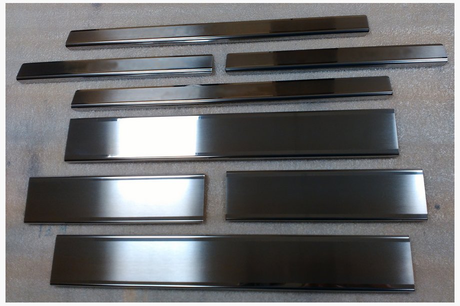 Toyota Land Cruiser 200 2007-2021 Jeu de seuils de porte en inox Nataniko Premium (2008-2015, 8 pcs) Photo 2