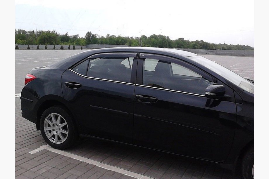 Toyota Corolla 2013-2019 Déflecteurs de Vitres (4 pcs, Cobra) Image